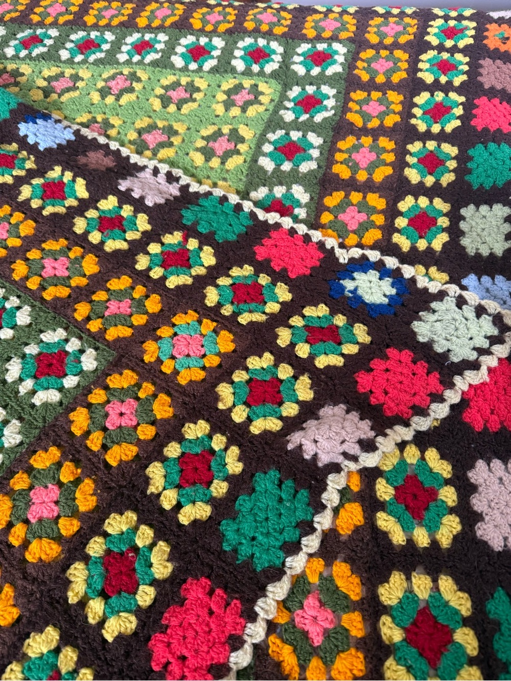 Handmade Vintage GrannySquare Quilt